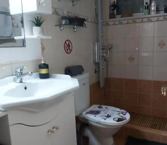 House By The Sea/σπίτι στην θάλασσα *