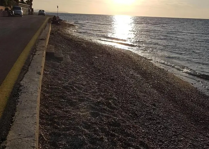 House By The Sea/σπίτι στην θάλασσα *